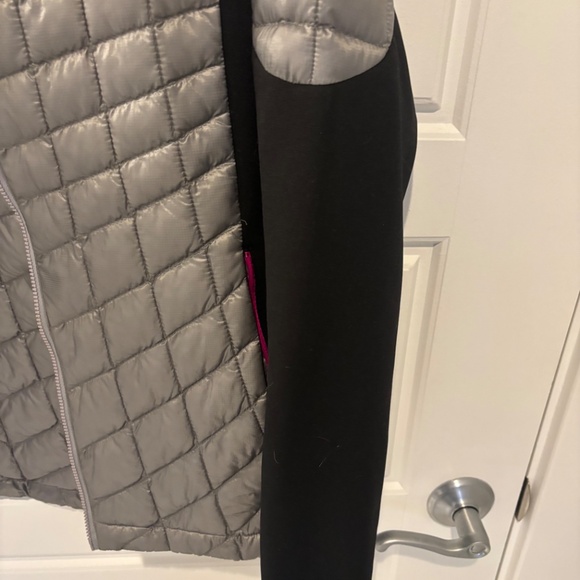 North Face jacket - Picture 3 of 5